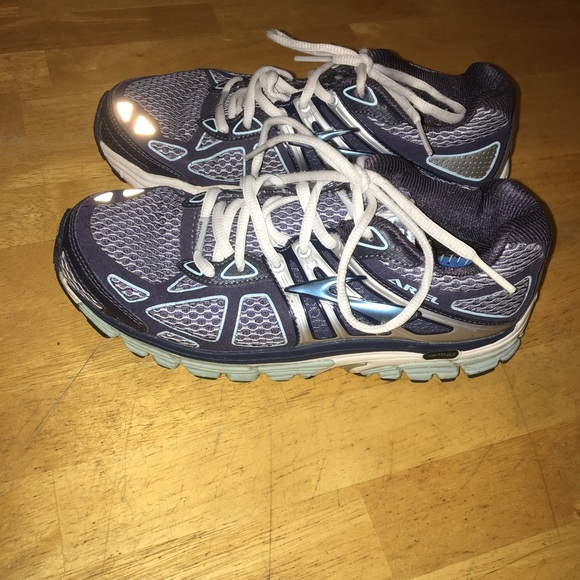 brooks ariel 7
